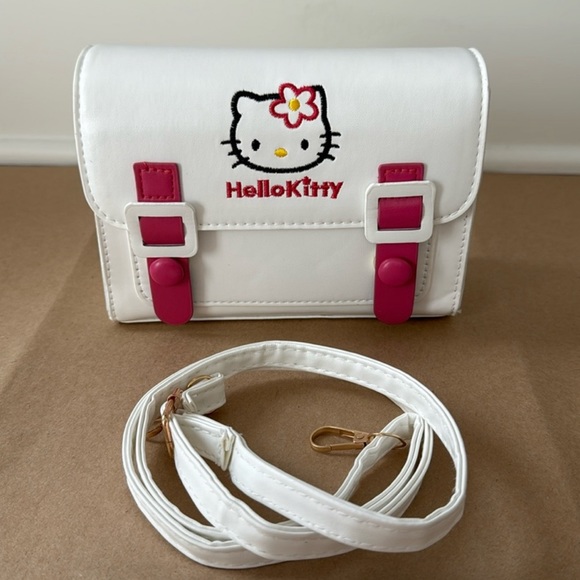 Hello Kitty Mini Crossbody - Picture 2 of 4